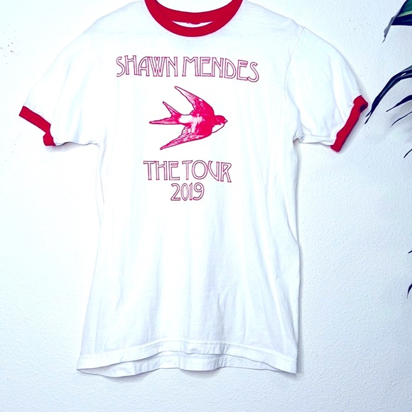 Shawn Mendes Tour shirt - Picture 2 of 4